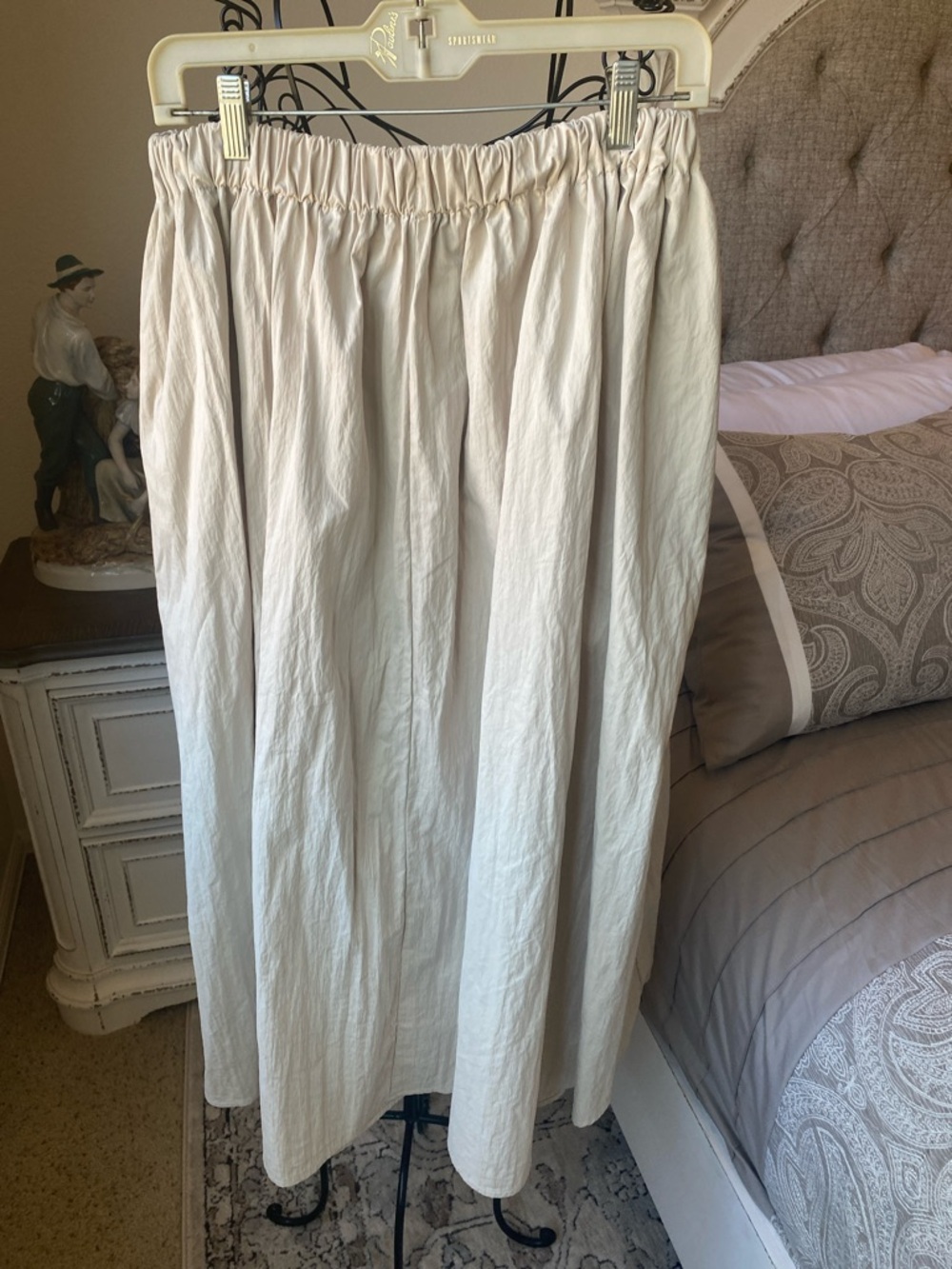 Tahari Cream Elastic-Waist Maxi Skirt
